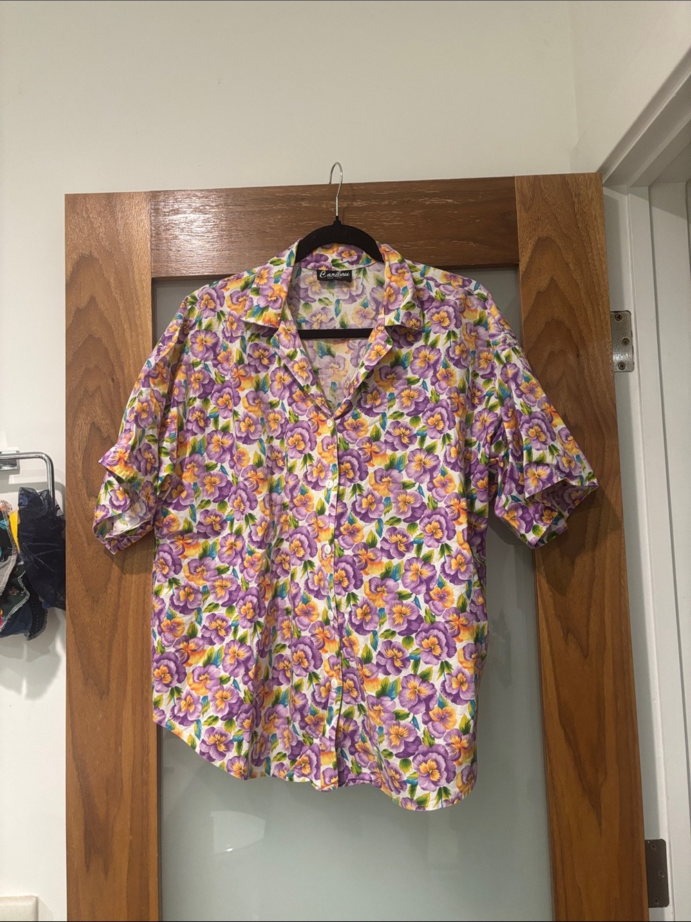 Vintage Caribou Women's Short-Sleeve Pansy Floral Button-Down Shirt